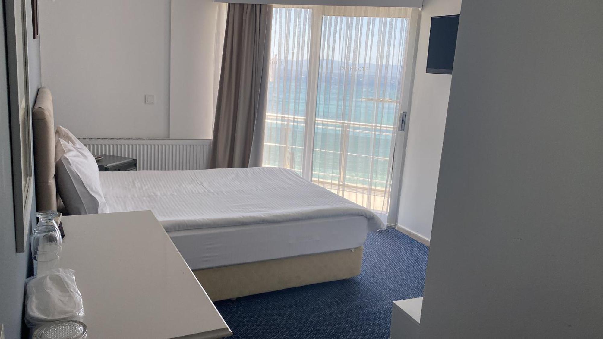 Pasifik Hotel Çeşme Esterno foto